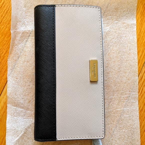 Kate Spade Bi-Fold Two Tone Nude/ Black Wallet - Picture 1 of 5